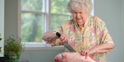 How Daily Check-in Calls Can Improve Senior Independence